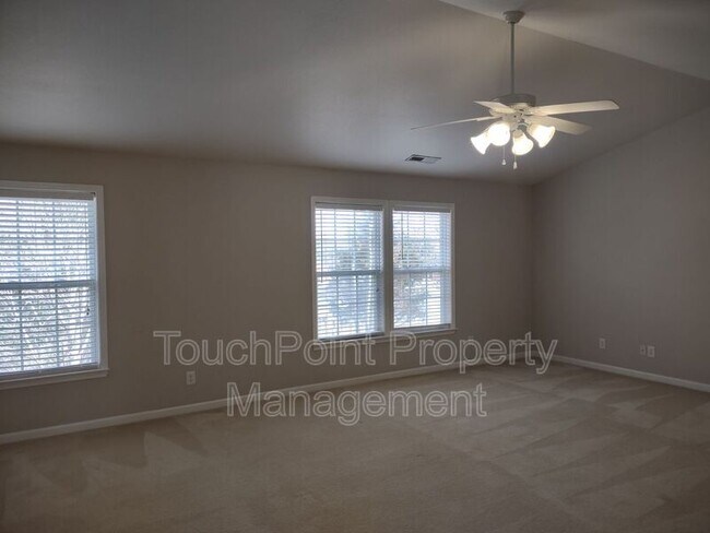 Building Photo - 2026 Durand Rd