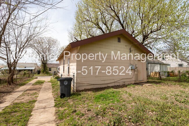 Building Photo - 1607 N Lewis Pl