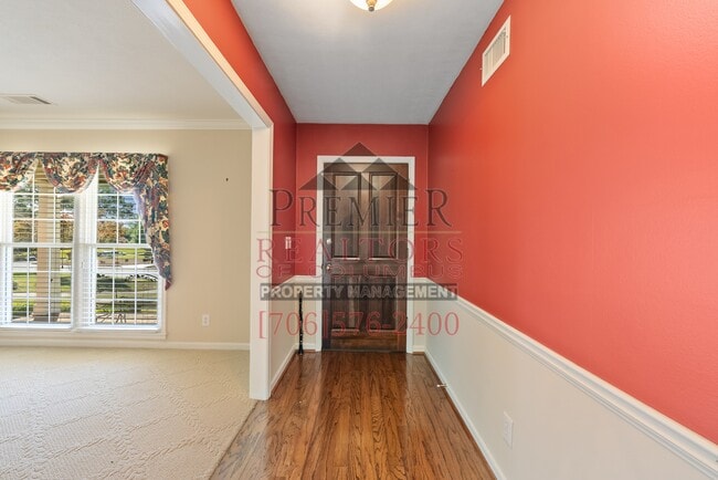 Building Photo - 2335 Nottingham Dr