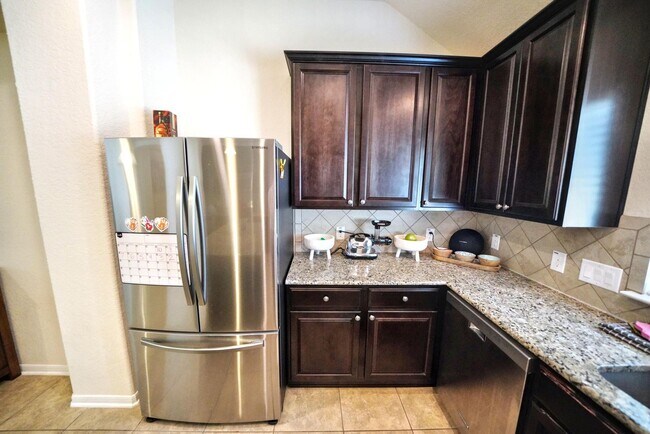 Building Photo - Stunning 3-Bedroom Home with Office in Charleston Parke, Cibolo - Realtor Commission offered: $500