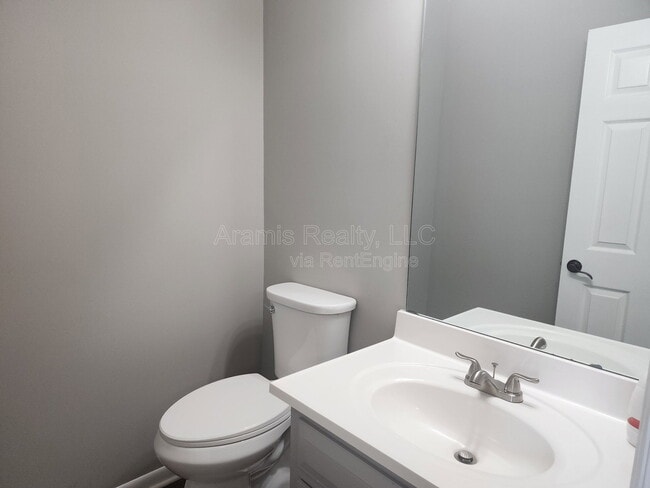 Building Photo - 5288 Weyden Ct