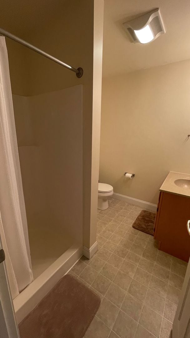 Building Photo - Spacious Furnished 3-Bedroom Condo – All U...