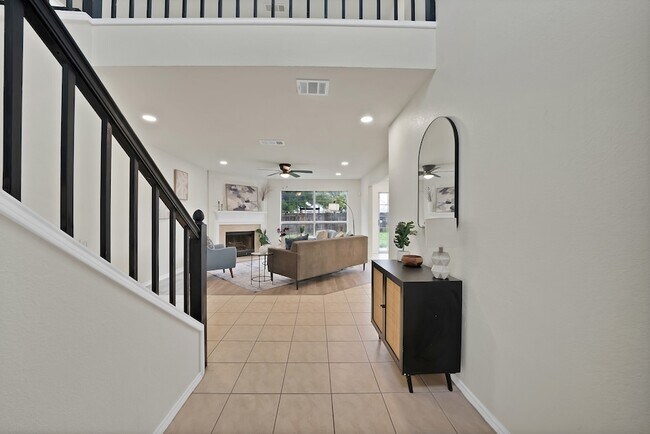 Building Photo - 7548 Meadow Creek Dr