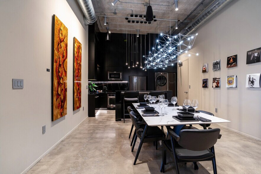 Building Photo - 250 NW 23rd St