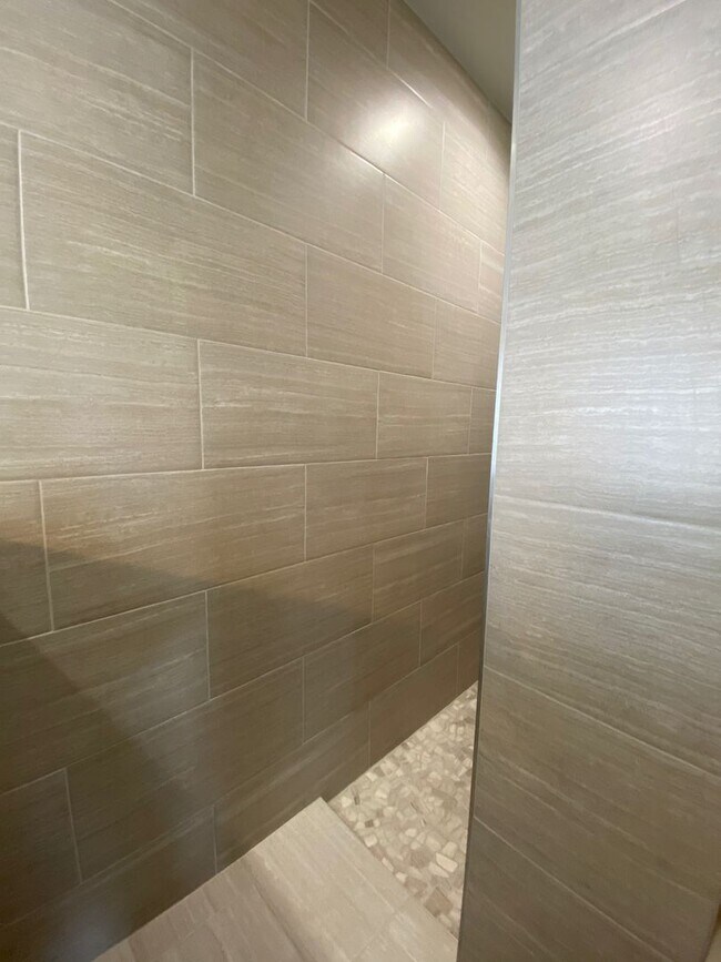 Building Photo - Lovely Single Level 3 Bed 2 Bath Home in M...
