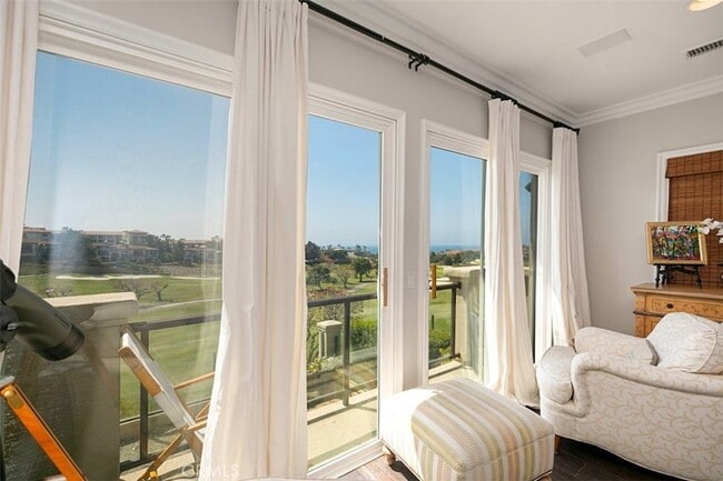 Building Photo - 27 Via Monarca St