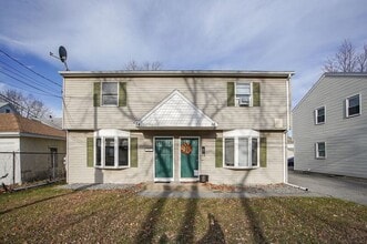 Building Photo - 14 Gold St