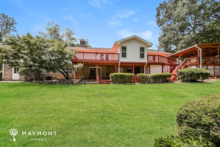 Building Photo - 4806 Castlewood Dr SW