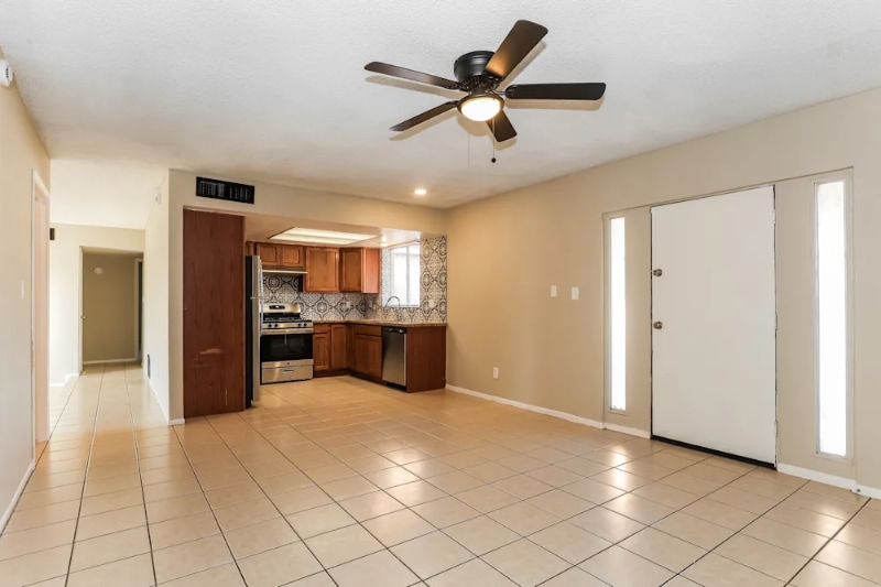 Building Photo - 3011 N 86th Ave