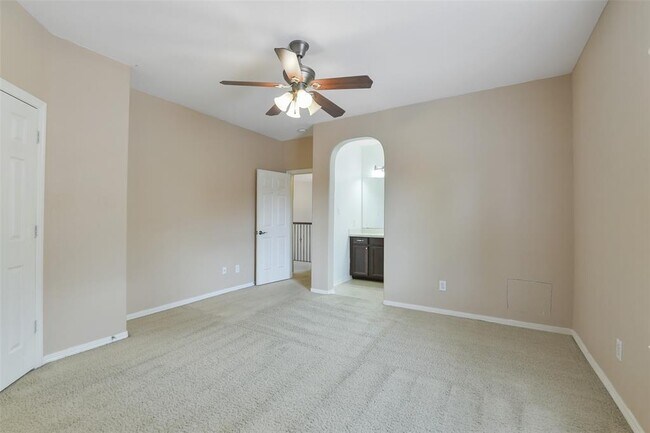 Building Photo - 20419 Windrose Bend Dr