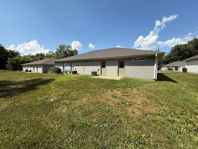 Building Photo - 7382 Noah Ct