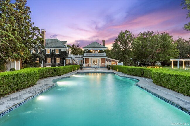 Building Photo - 94 Quogue St