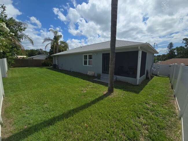 Building Photo - Charming 3/2 Home in Seffner, FL.