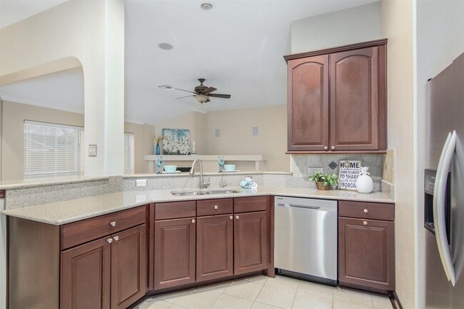 Building Photo - 179 Greenridge Cir