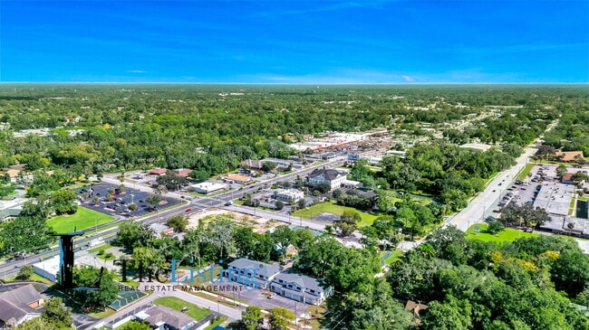 Building Photo - 39 SE 15th Terrace