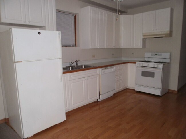 Building Photo - Kennelly Properties - 1336