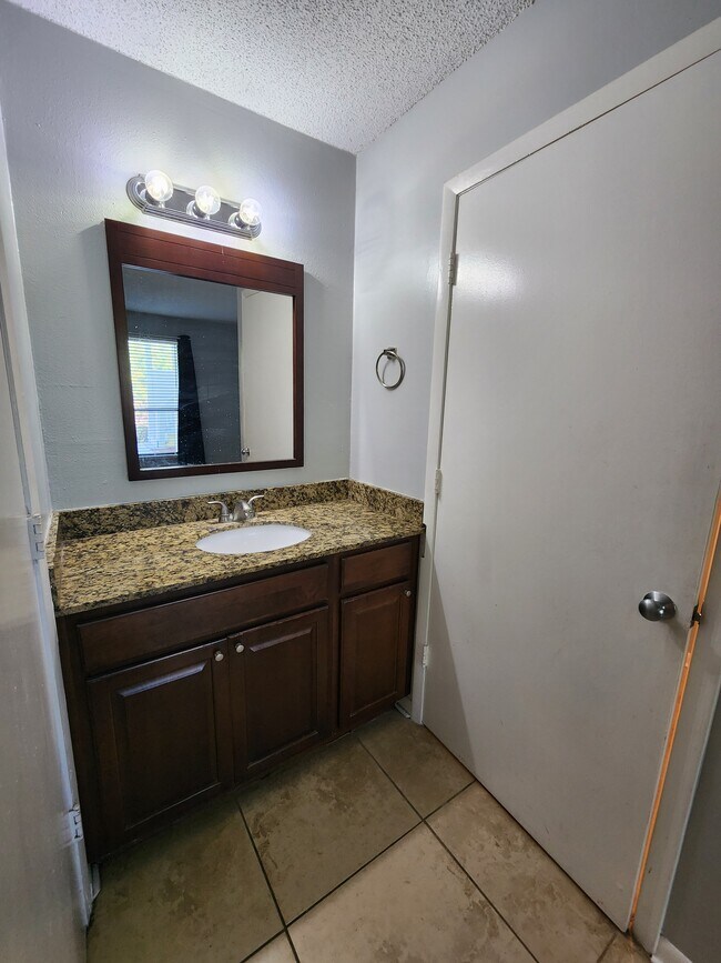 Building Photo - 455 Alt 19