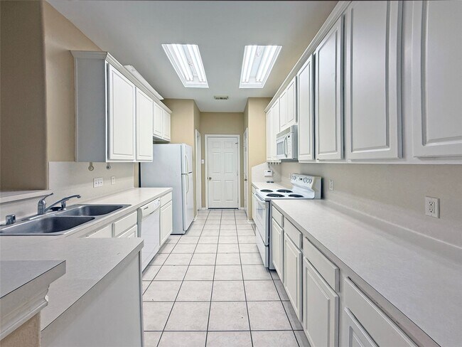 Building Photo - 63 Ledgestone Pl