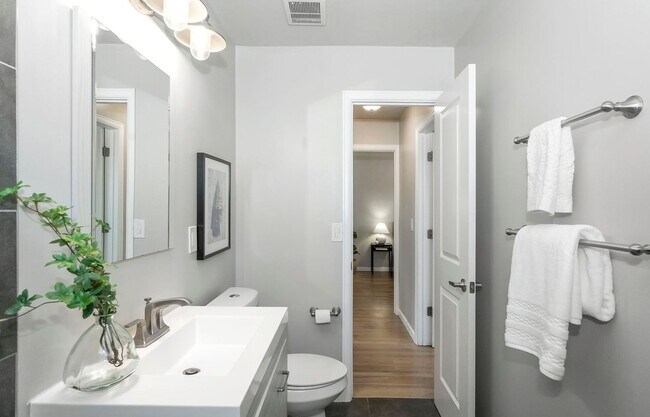 Building Photo - SLOAN'S LAKE: 2-BEDROOM 1 BATH WITH HIGH-END FINISHES