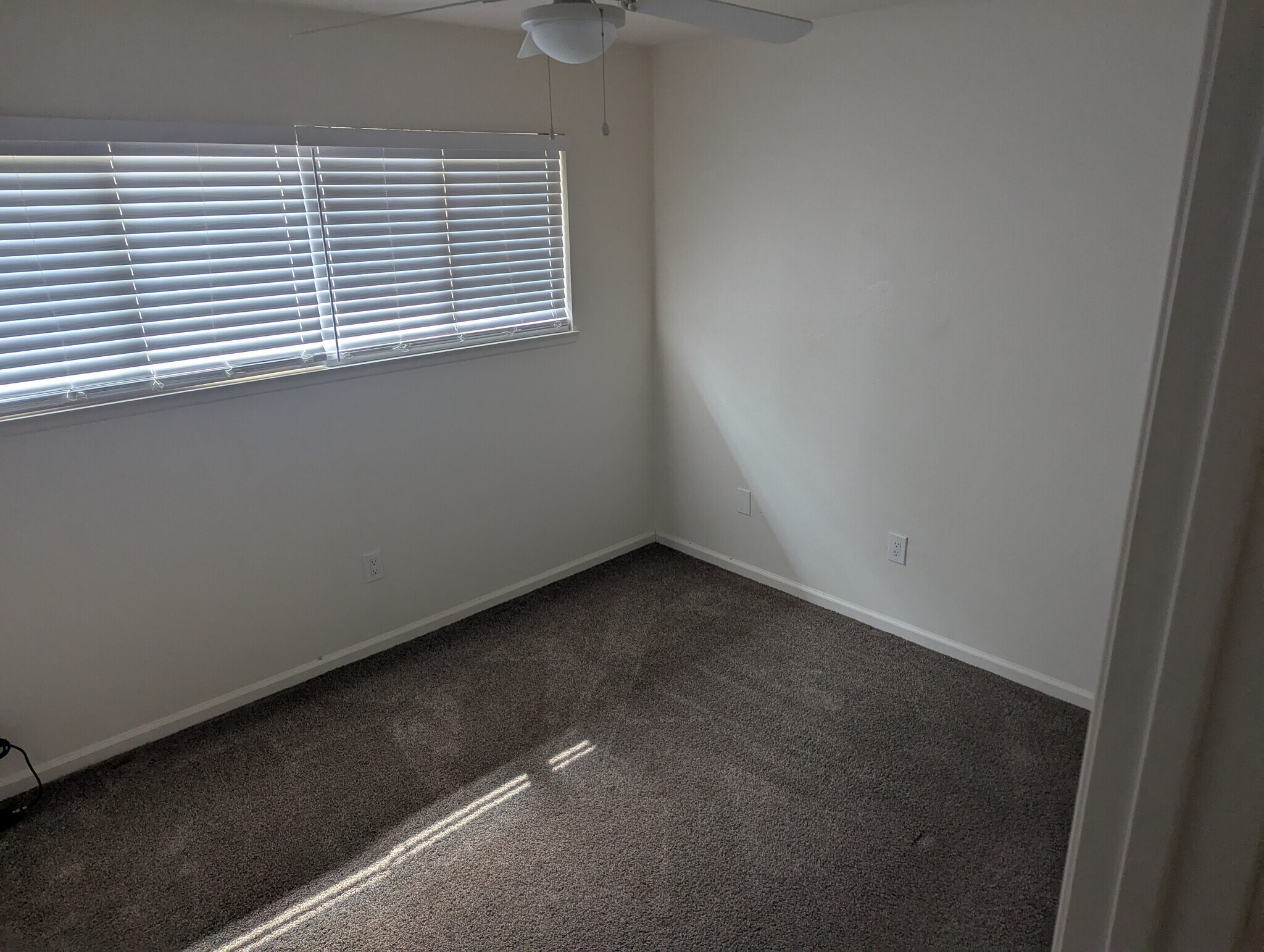 Building Photo - 72502 Edgehill Dr