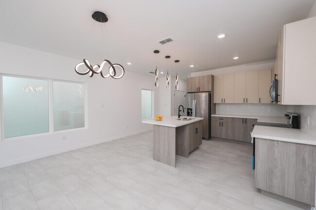 Building Photo - 8218 Casa Verde Rd