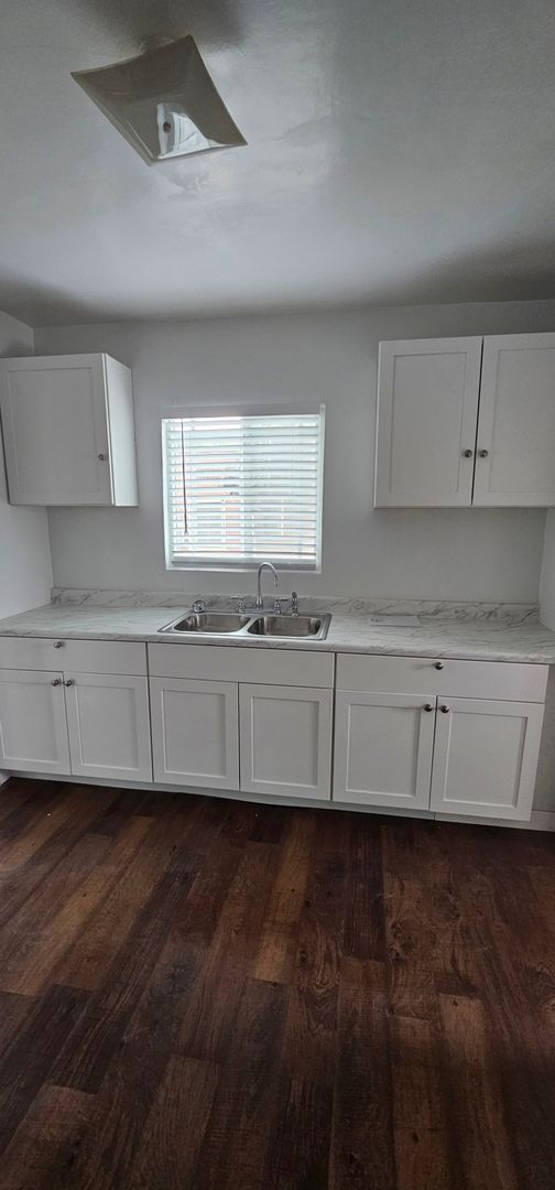 Building Photo - Half Acre Totally Remodeled House...