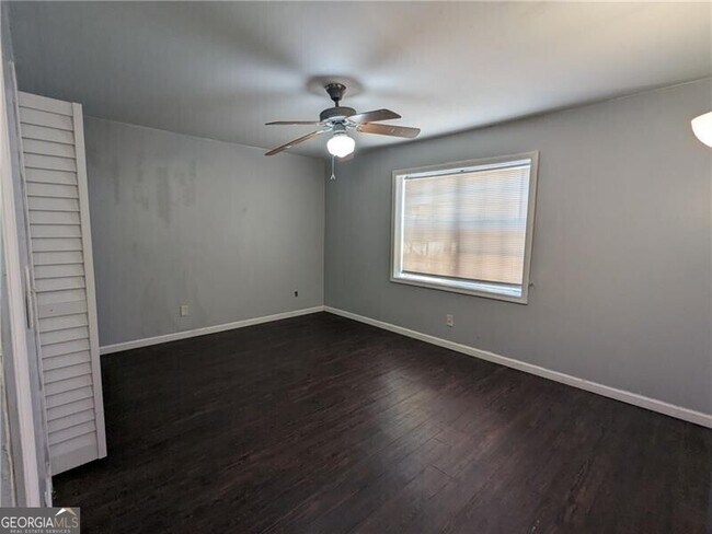 Building Photo - 365 Winding River Dr