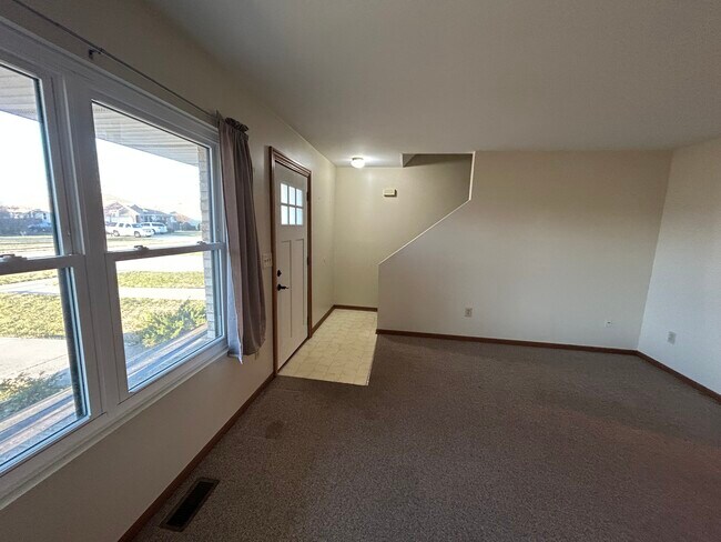 Building Photo - 6833 W 158th Plz