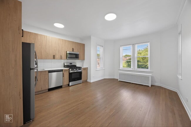 Building Photo - 6511 N Leavitt St