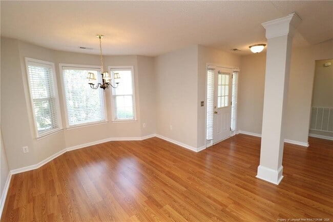 Building Photo - 305 Firefly Rd