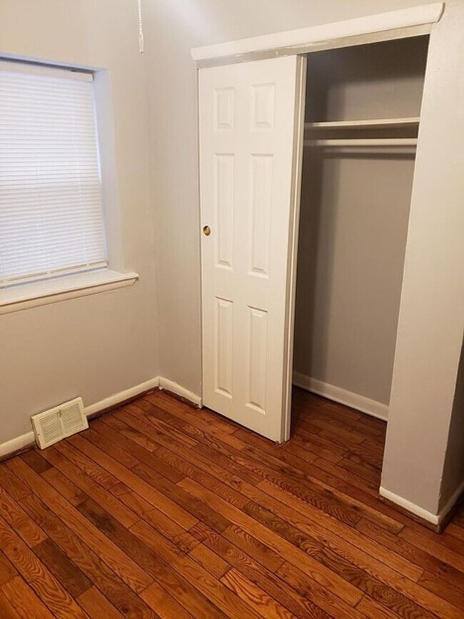 Building Photo - 124 N 52nd St