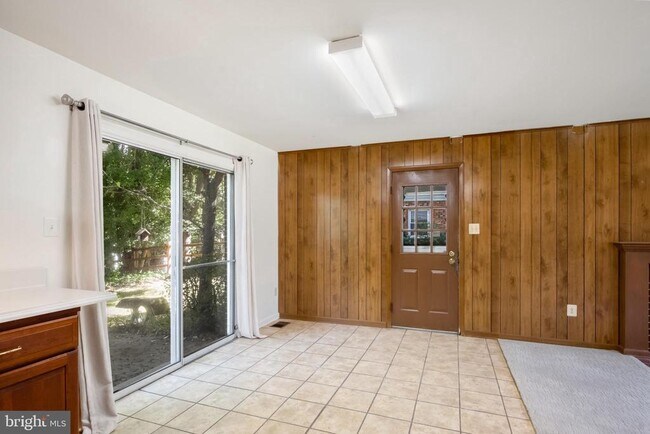 Building Photo - 7223 Reservation Dr