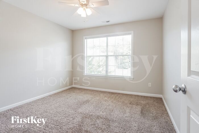 Building Photo - 531 Forest Lakes Dr