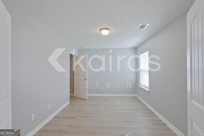 Building Photo - 105 Colonial Wy