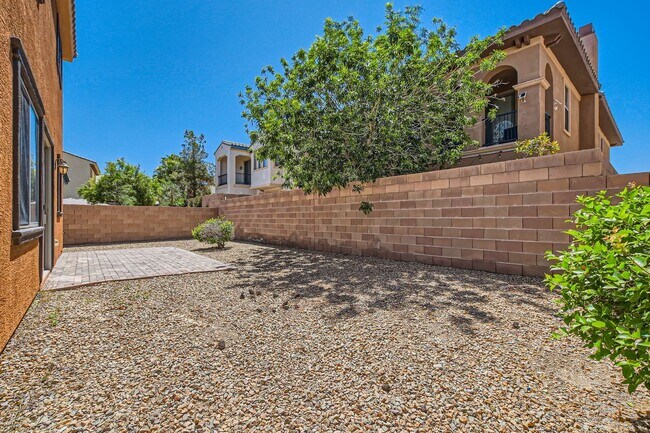 Building Photo - Beautiful 3 bedroom in Tuscany  community