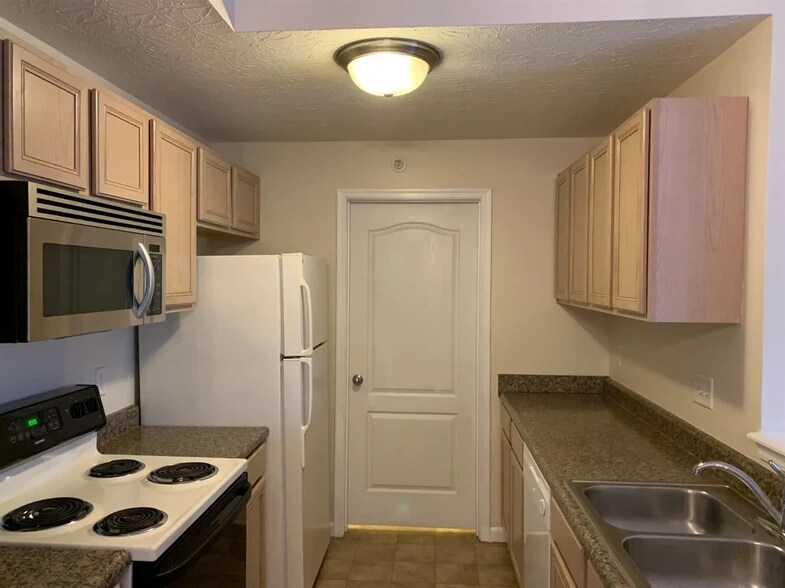 Building Photo - 4563 Foley Rd
