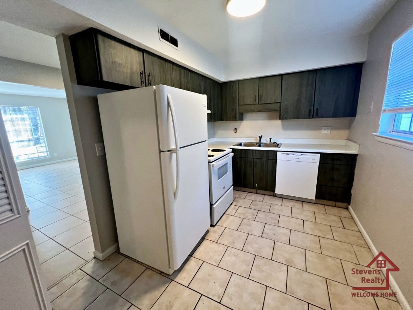 Building Photo - 4127 Wilkesview Dr