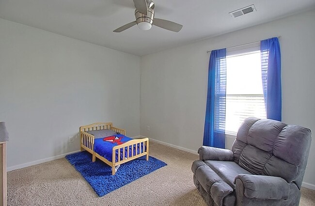 Building Photo - 143 Davila St