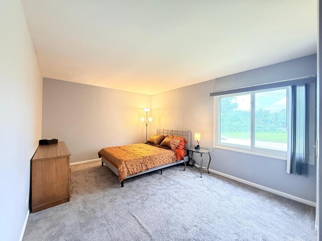 Building Photo - 3108 Roberts Dr