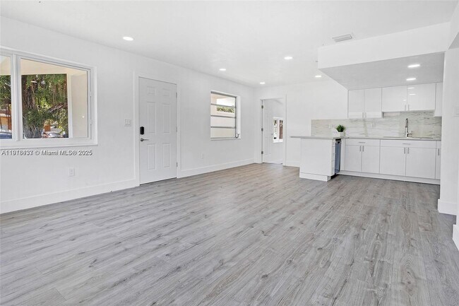 Building Photo - 4647 NW 15th Ct