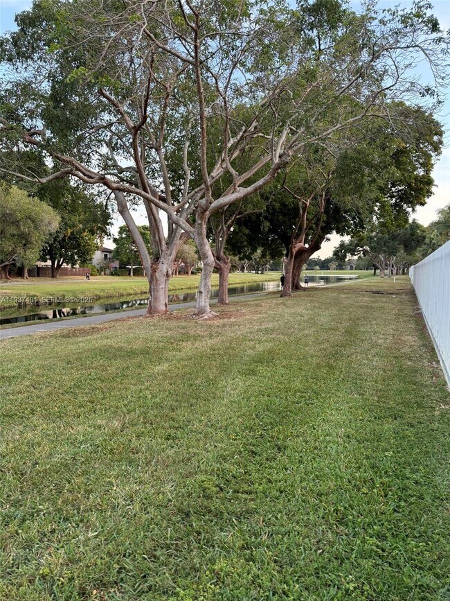 Building Photo - 10441 SW 156th Ct