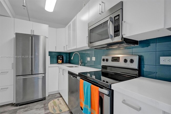Building Photo - 20515 E Country Club Dr
