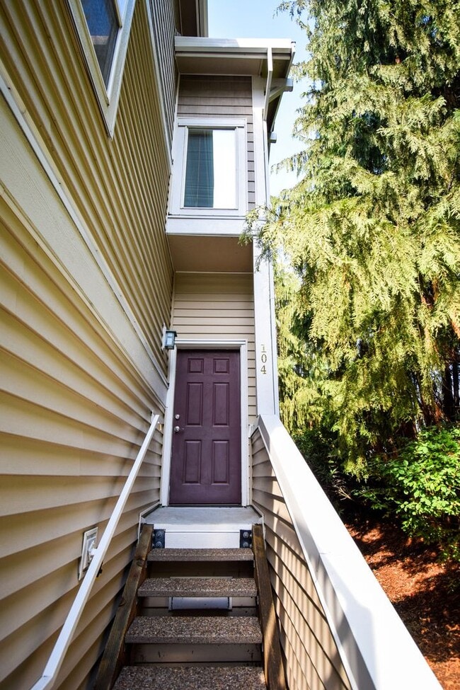 Building Photo - Astounding Condo  End Unit, Garage include...