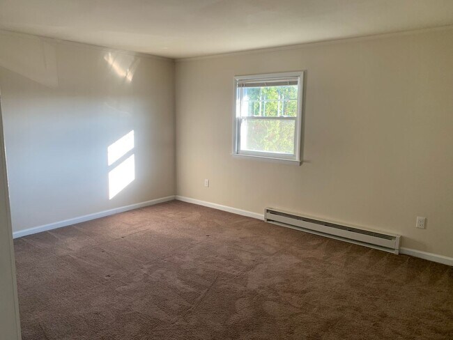 Building Photo - 3 Bedroom 1.5 Bathroom's