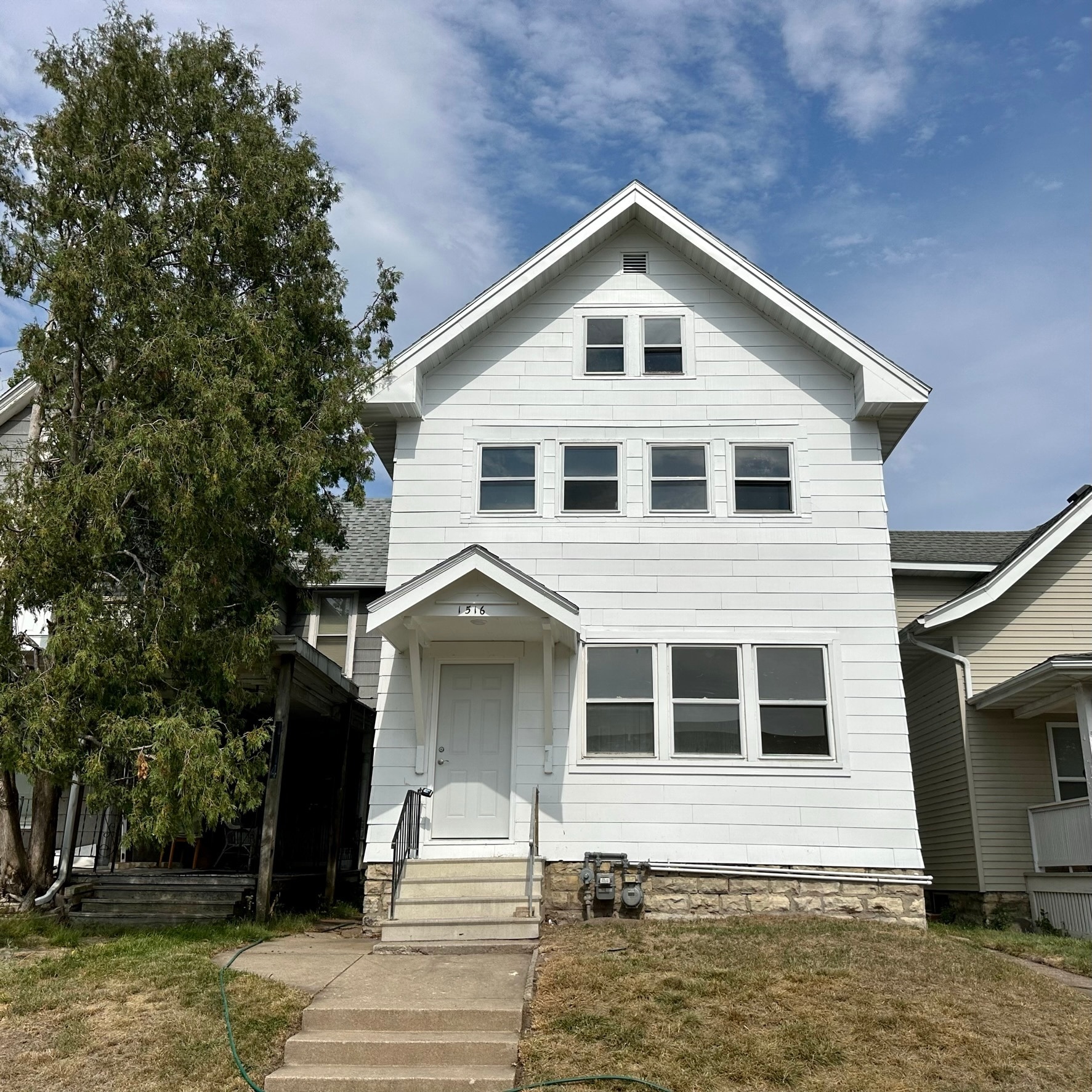 Building Photo - 1516 C Ave NE