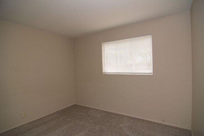 Building Photo - Charming 3 Bedroom 1 Bath House! Great East/Central Tucson Location