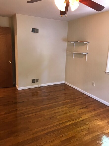 bedroom #4 - 9044 Rhode Island Ave