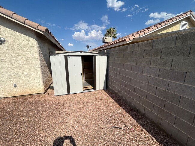 Building Photo - 5521 Ramirez St
