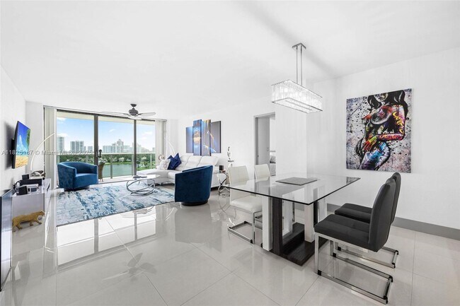 Building Photo - 3675 N Country Club Dr