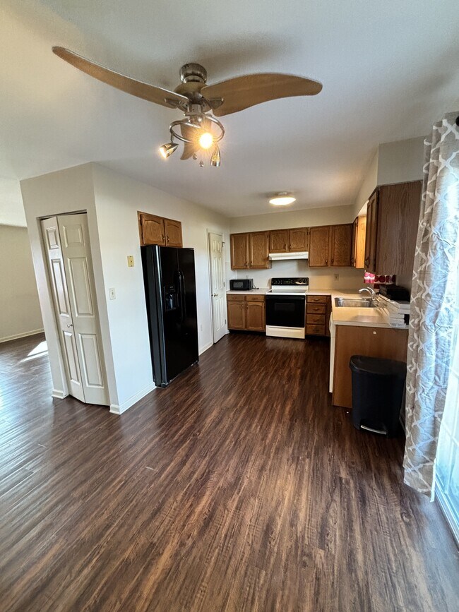 Building Photo - 143 Northwood Ct